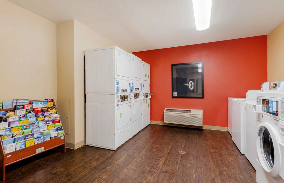Building Photo - Furnished Studio-Elizabeth - Newark Airport