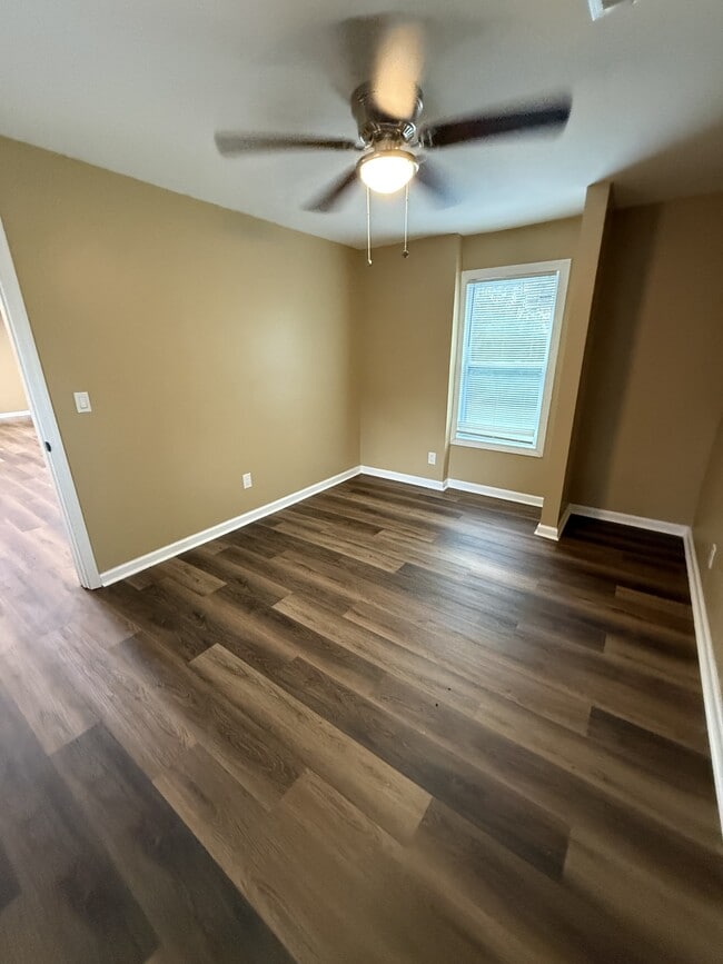 Building Photo - 91 Munson Dr