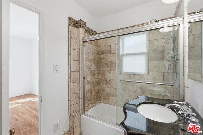 Building Photo - 1307 S Longwood Ave