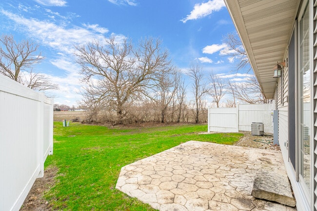 Building Photo - 250-260 S McGinty St