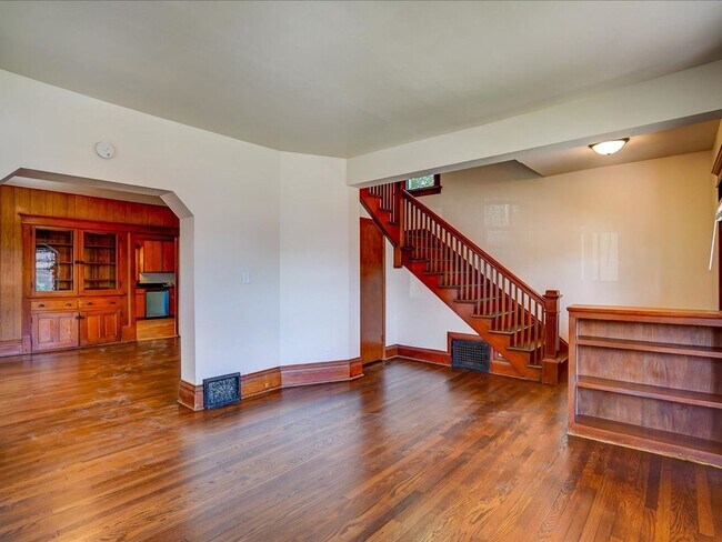 Building Photo - Downtown Verona Home - Completely Remodele...