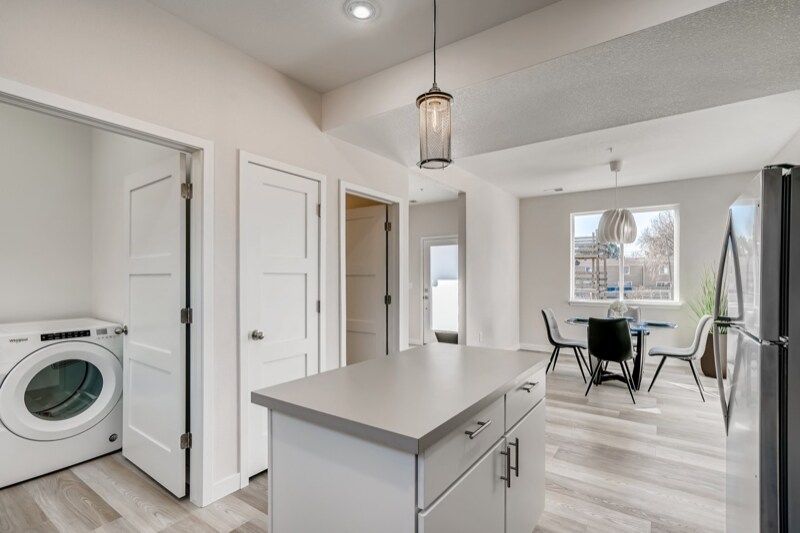 Building Photo - 708 Martin St