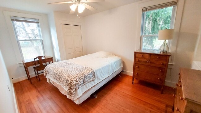 Building Photo - Charming and Sunlight 3BD, 1 BA in the Quaint DC Suburb of Mount Rainer, MD!!!