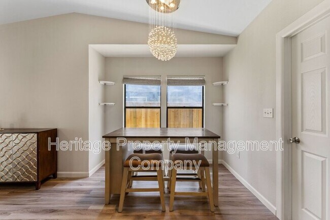 Building Photo - 6715 Hickory Springs Dr