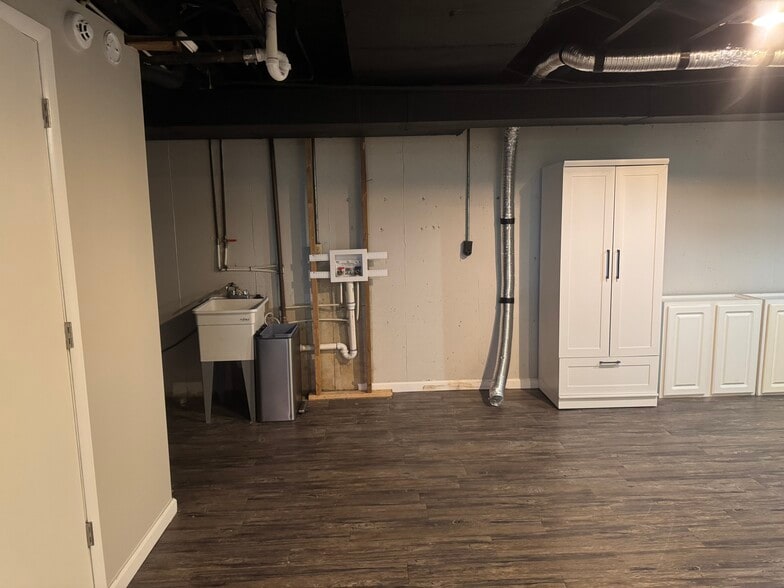 Building Photo - 509 Majestic Dr