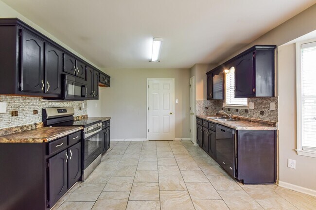 Building Photo - 7860 Freehold Dr