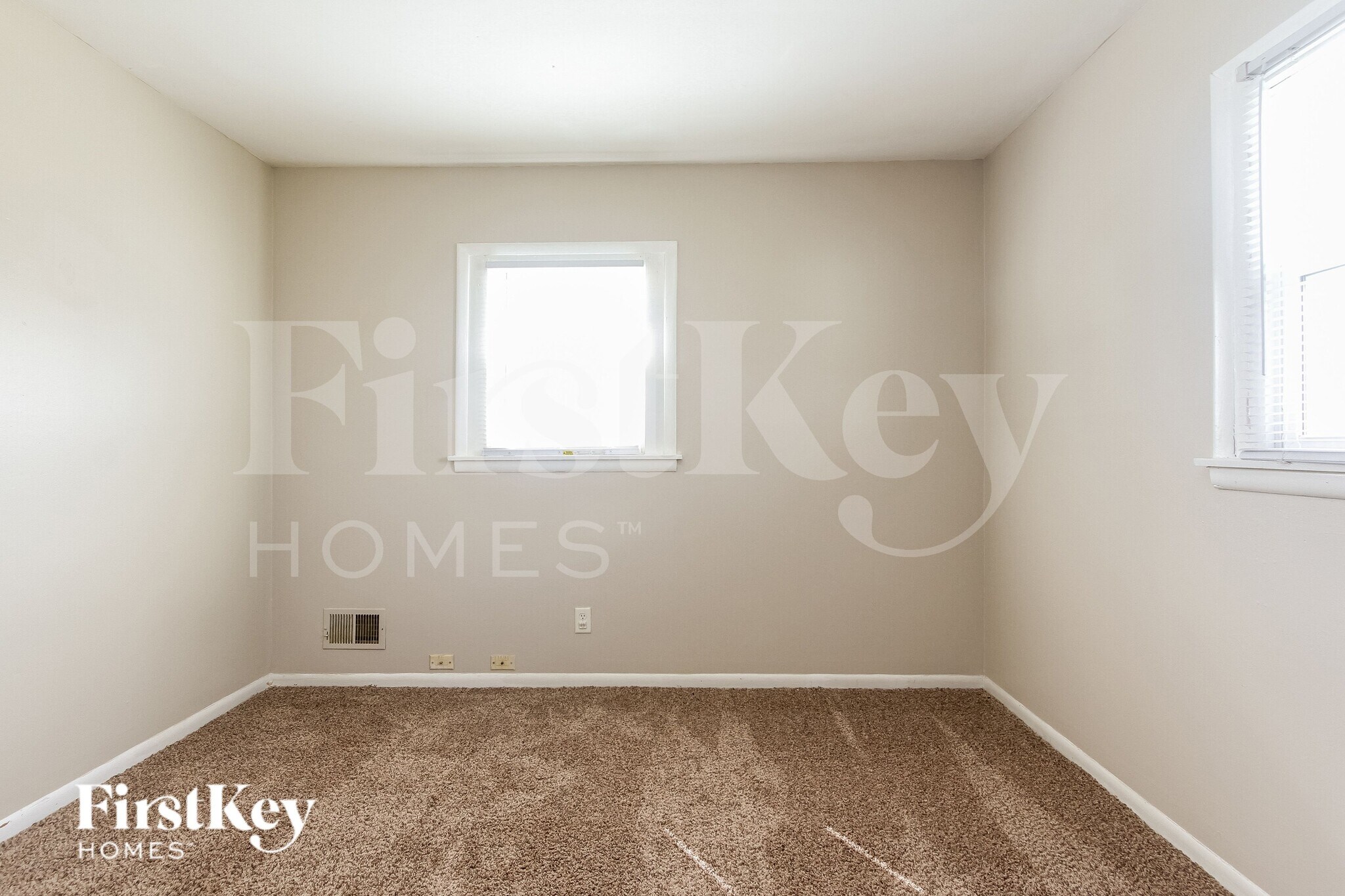 Building Photo - 1425 Western Dr