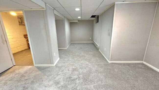 Building Photo - 3-Bed 1.5 bath Home on Payne Avenue with Spacious 2310 Sq Ft Layout – Ideal Saint Paul Living!"