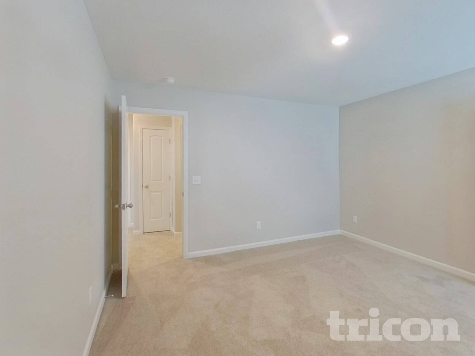 Building Photo - 2170 Southlea Dr