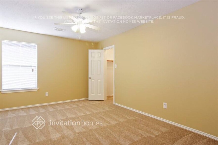 Building Photo - 15011 Roche Rock Dr