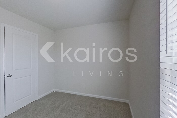 Building Photo - 2495 Banyon Cir