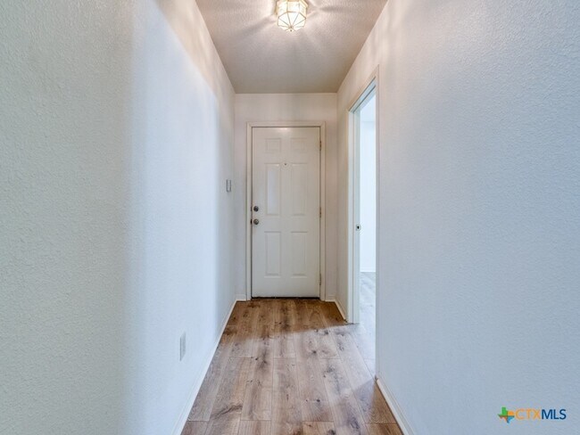 Building Photo - 510 Maricopa Dr