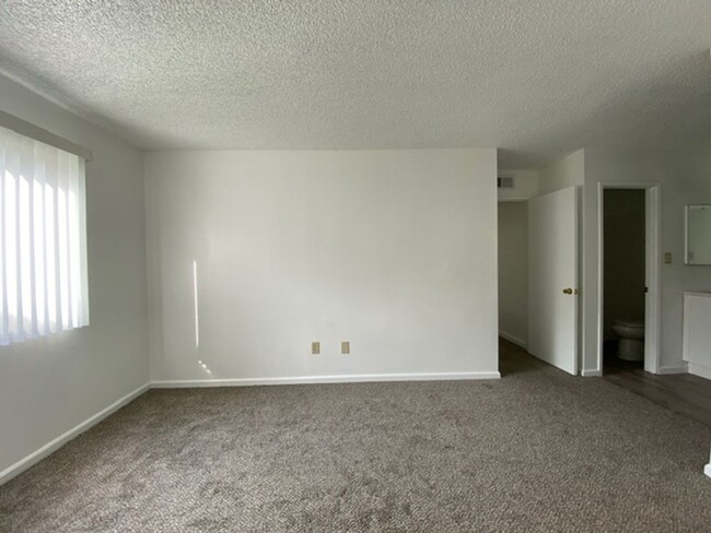 Building Photo - Completely Remodeled Colton Condo in Gated...