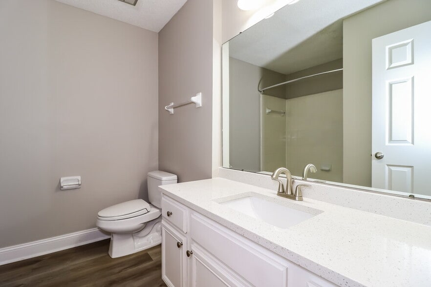 Building Photo - 8901 Raspberry Ln