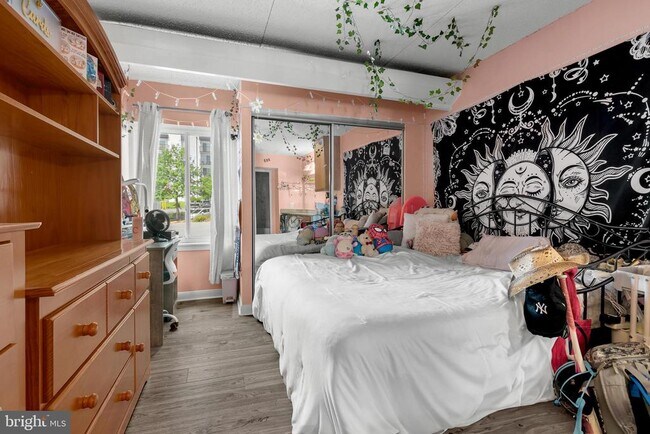 Building Photo - 75 S Reynolds St