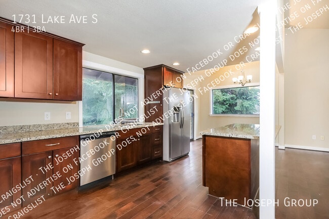 Building Photo - 1731 Lake Ave S