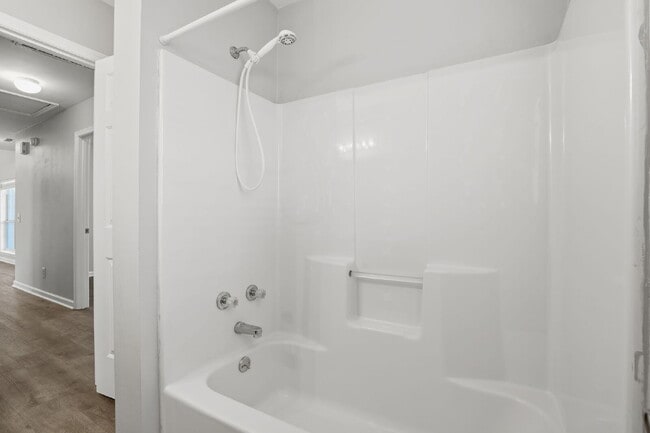 Building Photo - 8232 Pleasant Ridge Dr