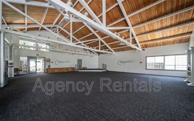 Building Photo - 545 Mananai Pl