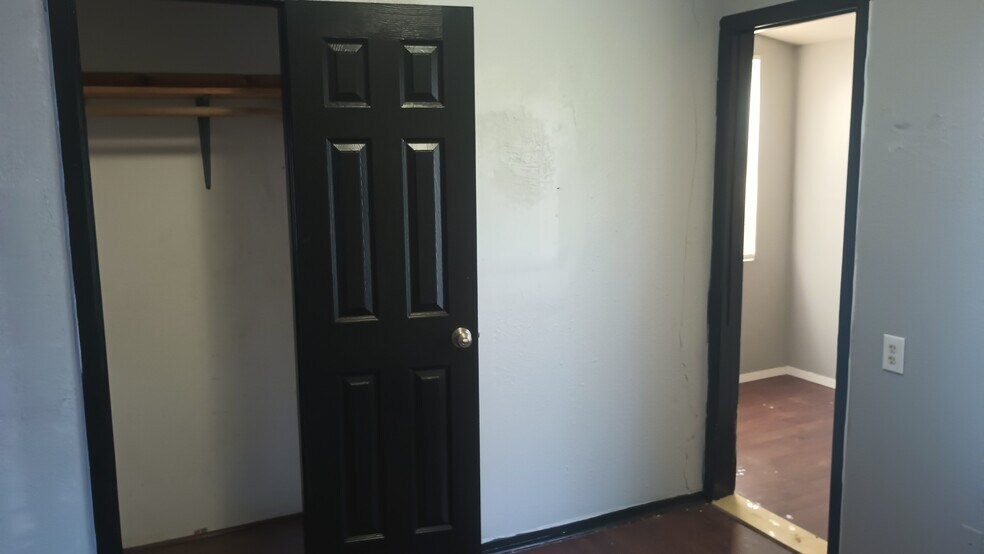 Back right bedroom. - 216 Southside Dr