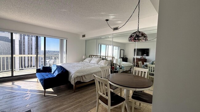 Building Photo - 3101 Boardwalk