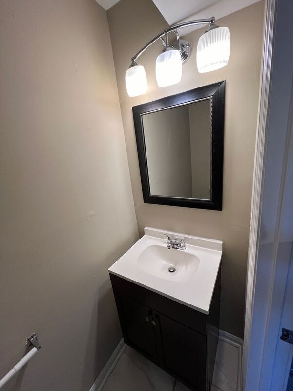 Building Photo - 2542 Highland Trace Dr