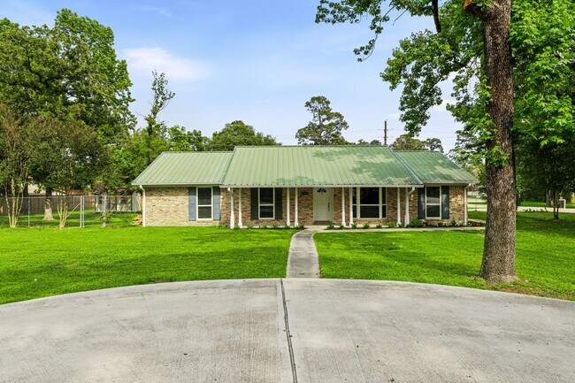 Building Photo - 25802 Maplewood Dr