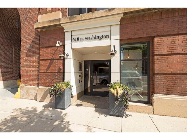 Building Photo - 618 N Washington Ave