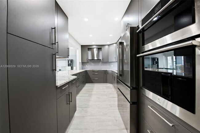 Building Photo - 3700 Galt Ocean Dr