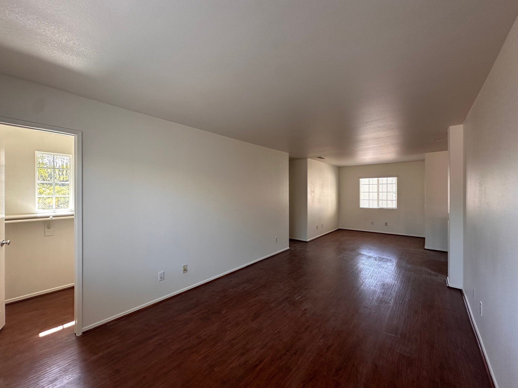 Building Photo - 23424 Caliente Springs Ave