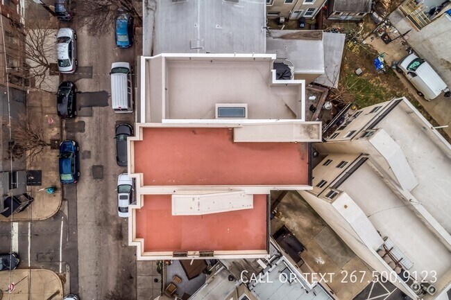 Building Photo - 1456 E Columbia Ave
