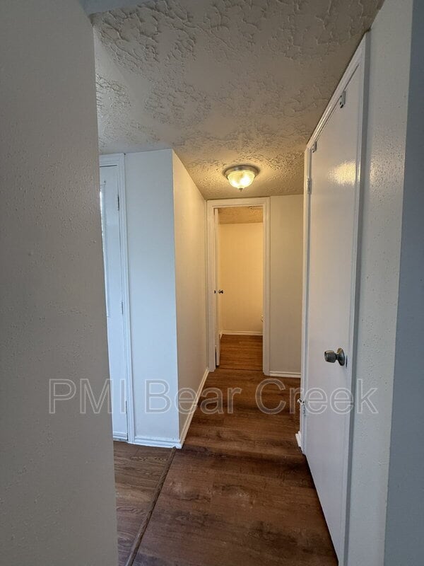 Building Photo - 9618 Yearling Cir