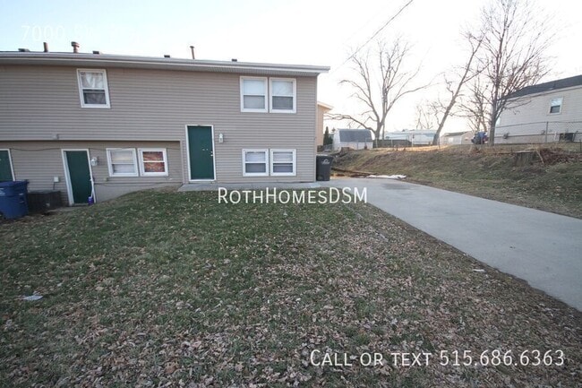 Building Photo - 7000 SW 9th St