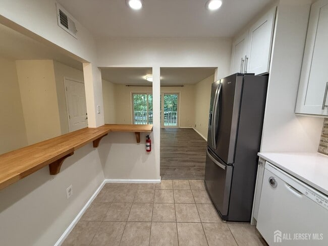 Building Photo - 95 Sapphire Ln