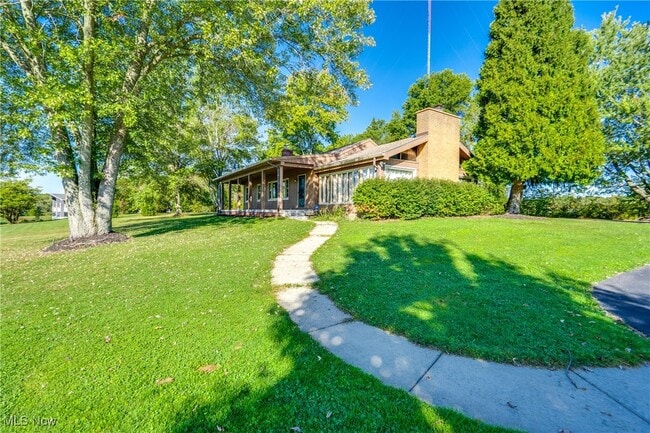 Building Photo - 4017 Bellaire Ln