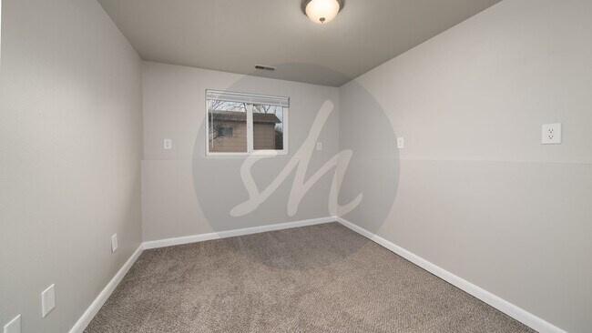 Building Photo - Great Home in Colorado Springs with 2 Car Garage