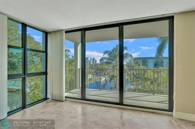 Building Photo - 1201 River Reach Dr