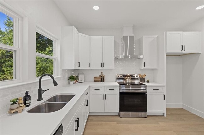 Building Photo - 3183 Zion St