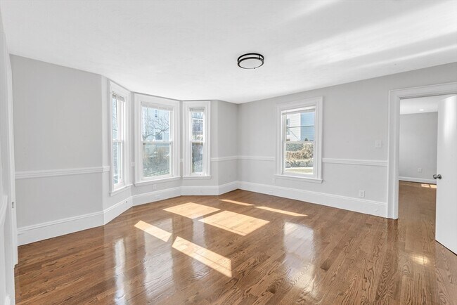 Building Photo - 419 Poplar St
