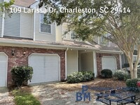 Building Photo - 109 Larissa Dr