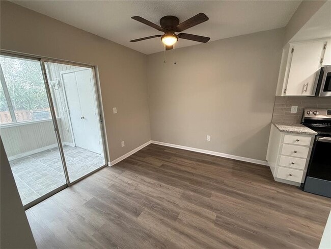 Building Photo - 14731 Pine Glen Cir