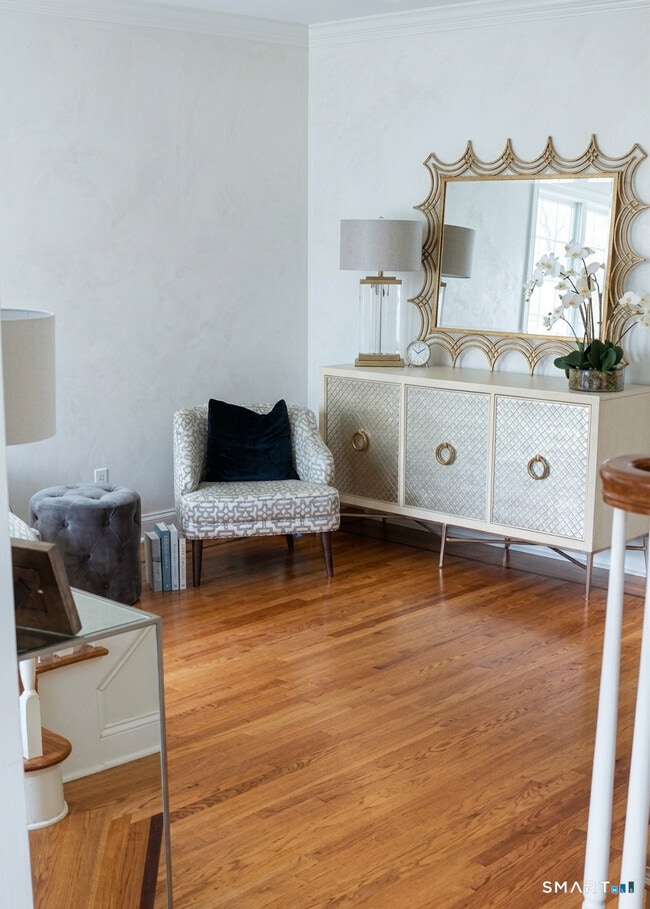 Building Photo - 175 Alvin St