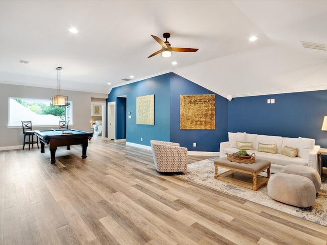 Building Photo - 3228 Port Royal Ct