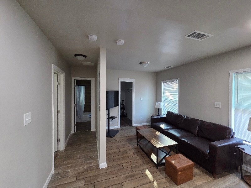 Building Photo - 2793 Suwanee Ave