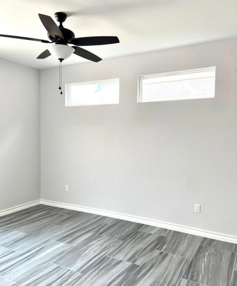 Building Photo - 1006 Escondido Ln