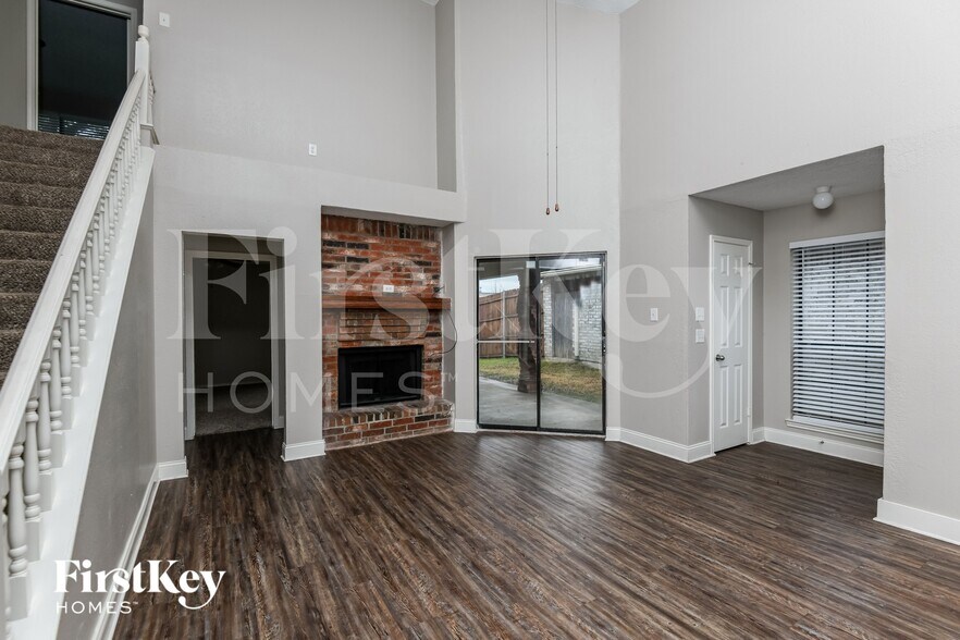 Building Photo - 4213 Amy Dr