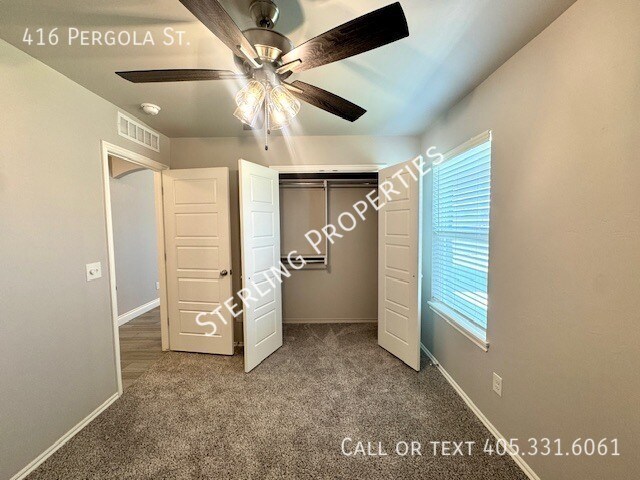 Building Photo - 416 Pergola St