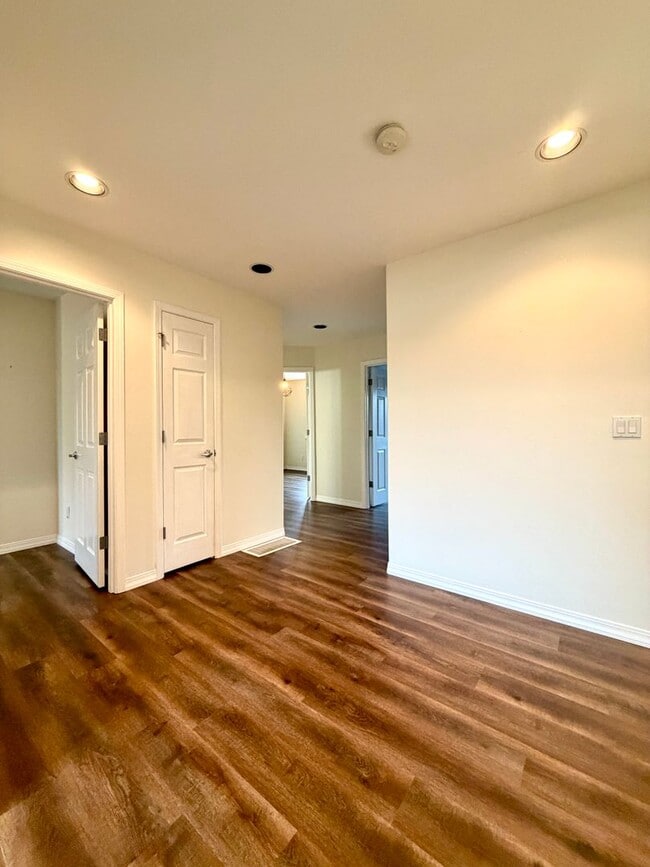 Building Photo - Beautiful Home in the Sought After Arbor C...