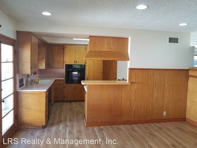 Building Photo - 4 br, 2 bath House - 2231 Nutwood