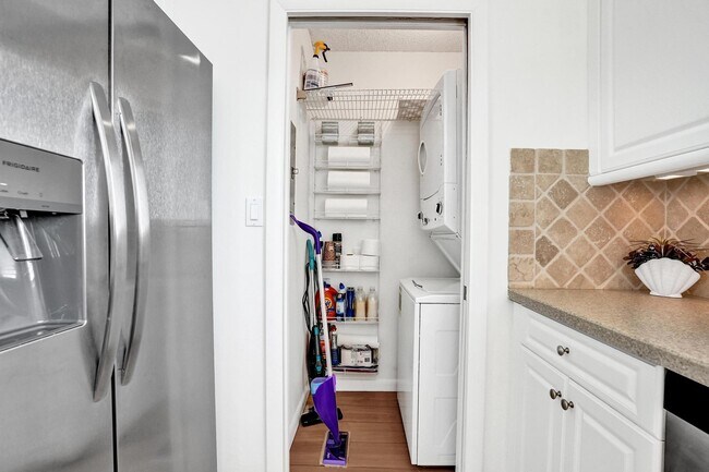 Building Photo - 300 Ocean Trail Way