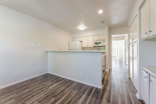 Building Photo - 7920 Rockwood Ln